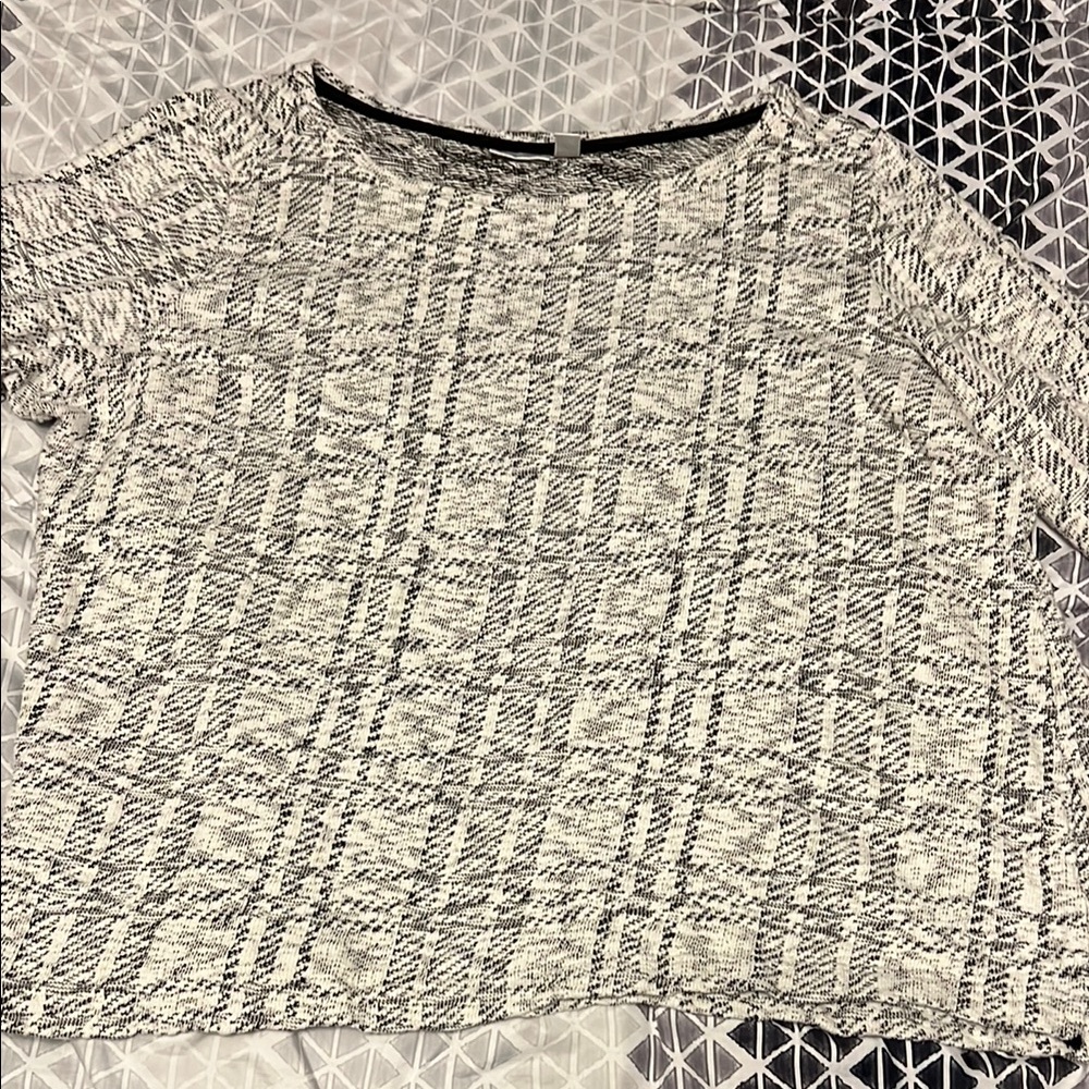 Women's Black and White Top